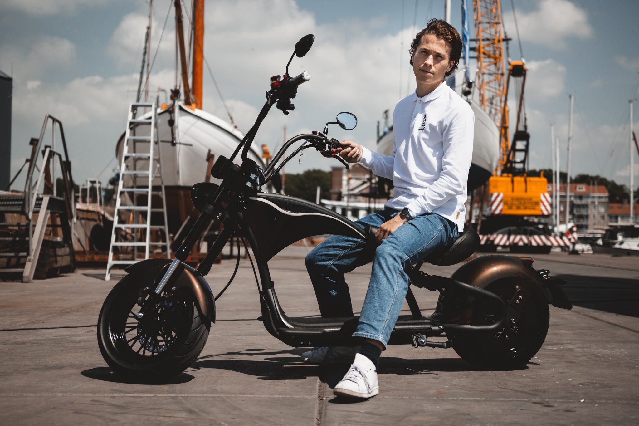 E-Roller & E-Chopper in der Schweiz – Welche Führerscheinklasse benötigst du für 25 km/h, 45 km/h und 125 km/h?