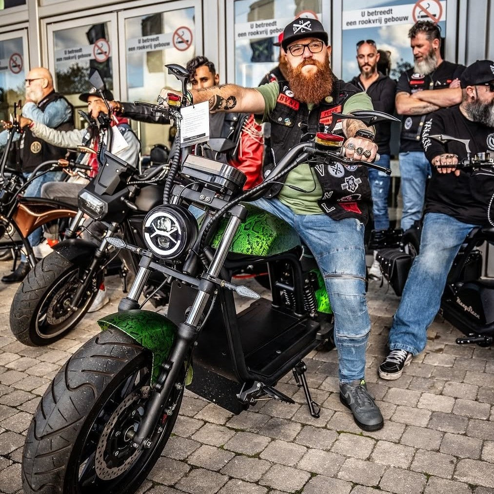 Schweizer E-Chopper und E-Roller Fahrer in der E⚡Bikers Germany Community – Austausch, Custom-Designs und Elektromobilität.