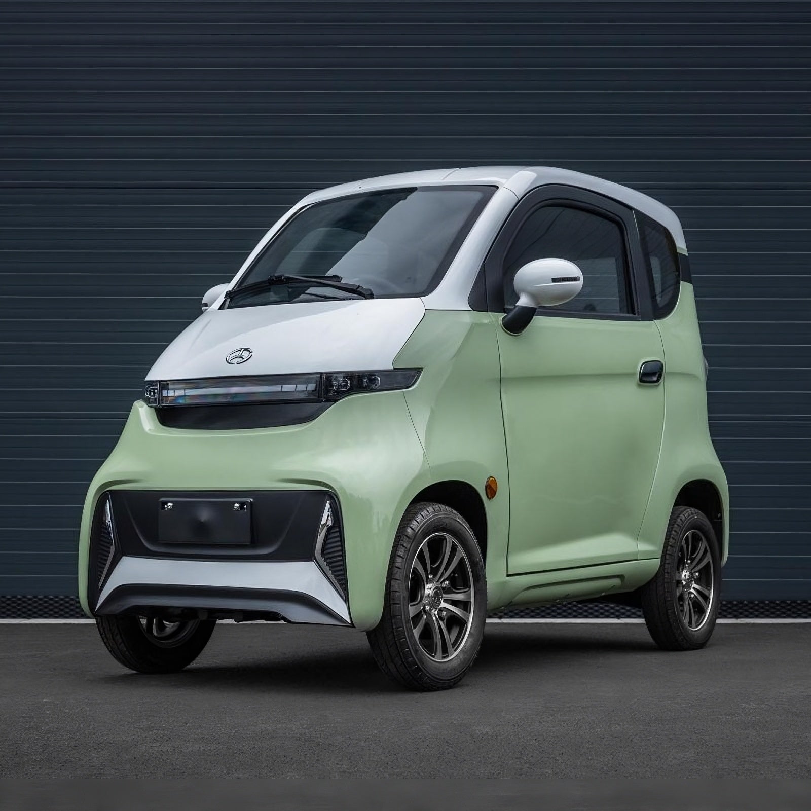 Star-Biker 4.0 Li – elektrischer Vierrad-Kabinenroller für die Schweiz mit geschlossener Kabine, Panoramadach und komfortabler Ausstattung
