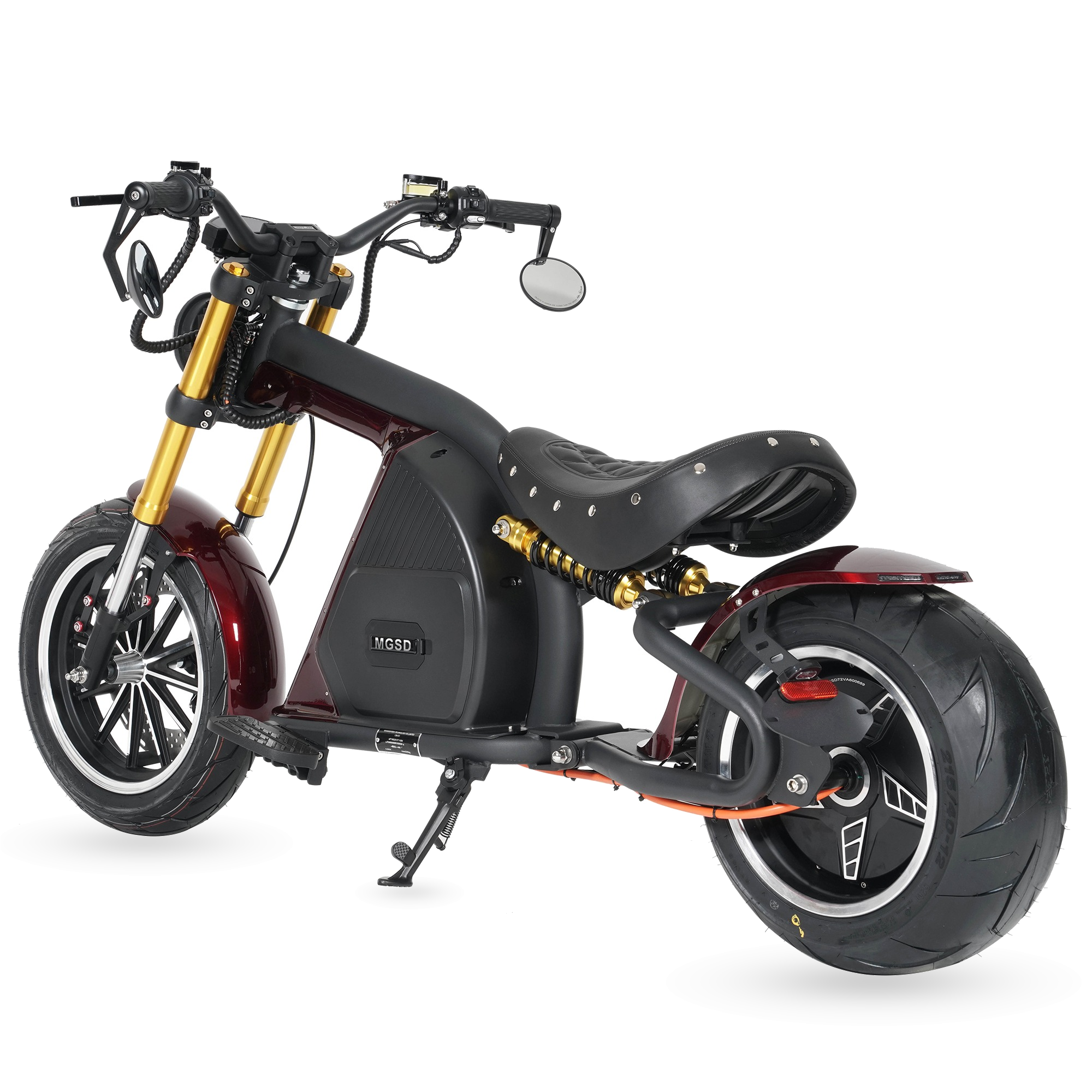 Star-Biker Bobber M8S Custom in Burgundy Wine, schräg von hinten mit Hinterreifen rechts im Bild