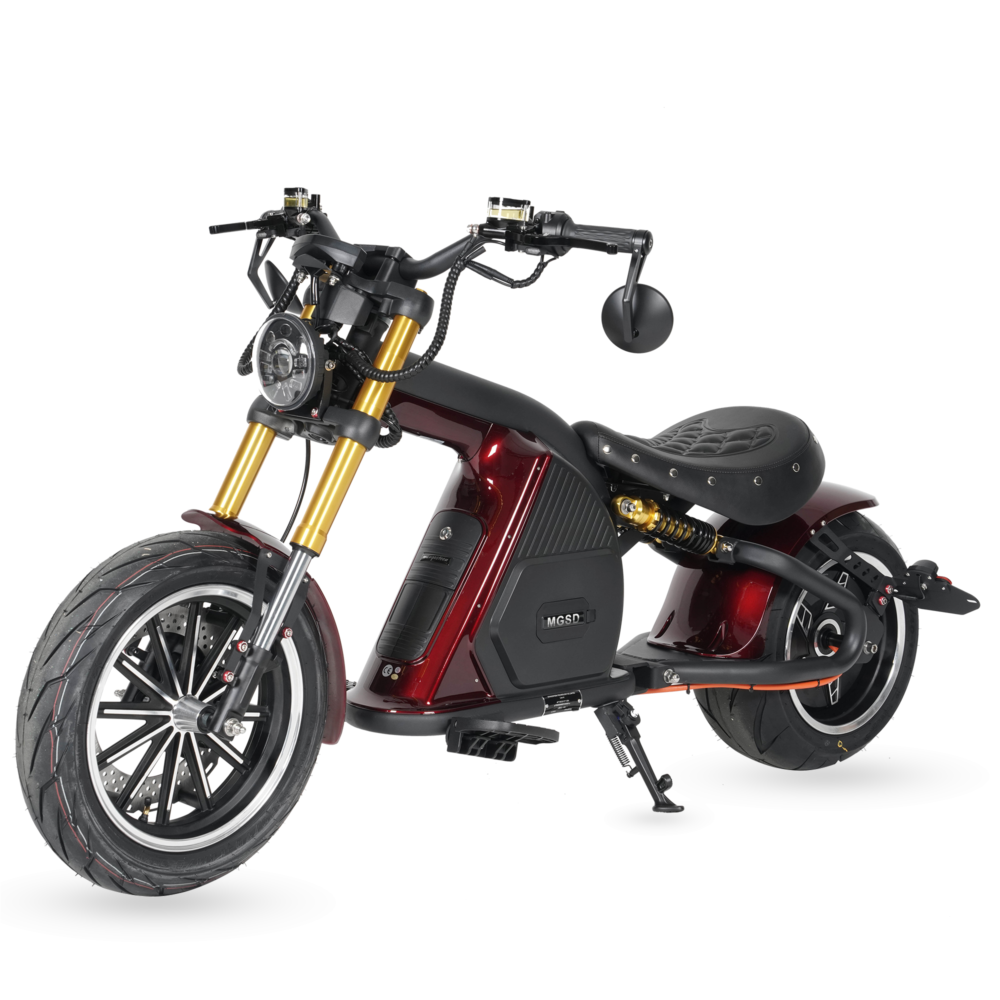 Star-Biker Bobber M8S Custom in Burgundy Wine, schräg von vorn mit Vorderrad links im Bild