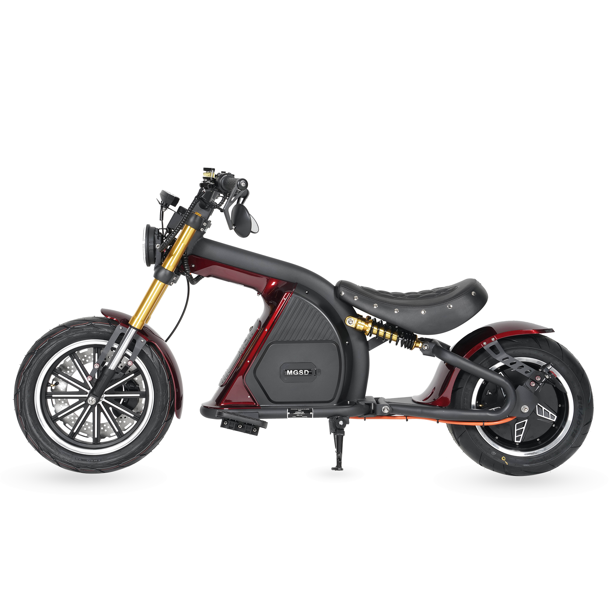 Star-Biker Bobber M8S Custom in Burgundy Wine, Seitenansicht mit Vorderrad links im Bild