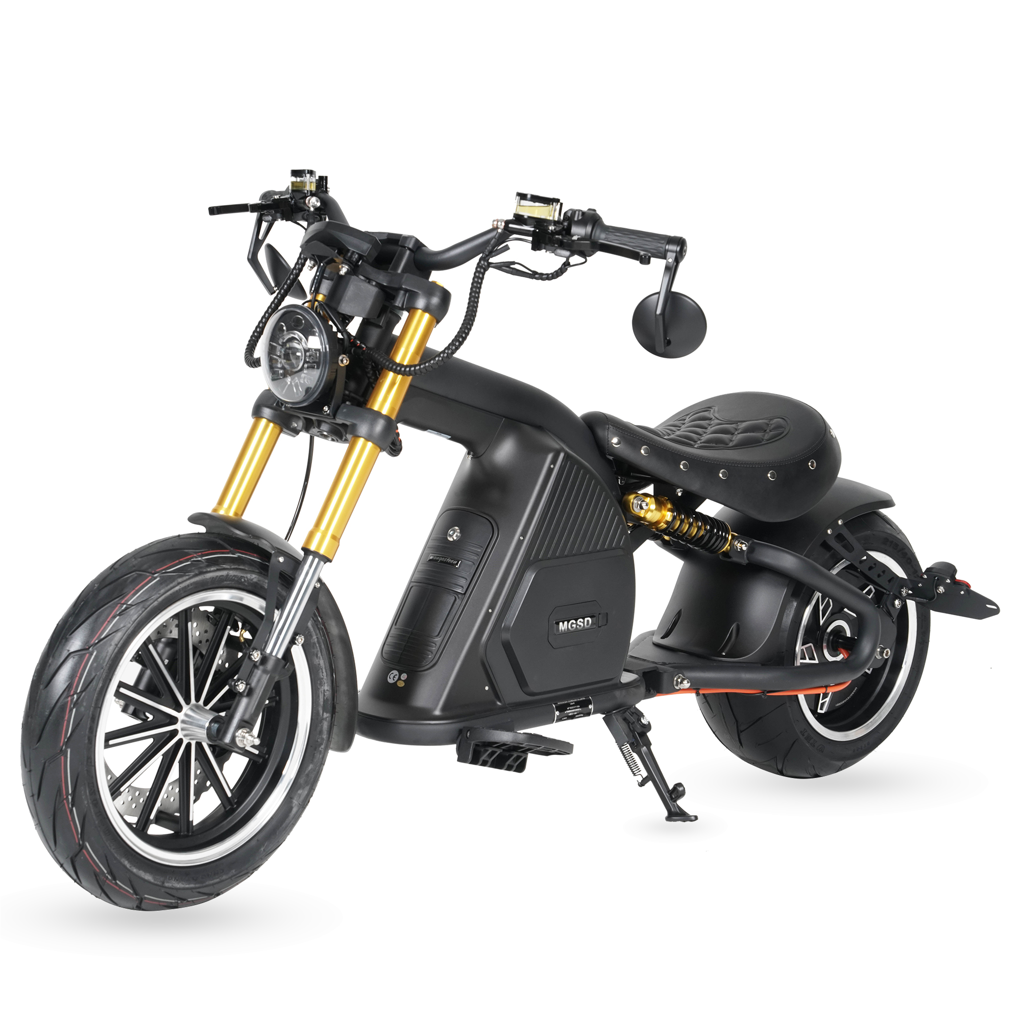 Star-Biker Bobber M8S Custom in Shadow Black, schräg von vorn mit Vorderrad links im Bild
