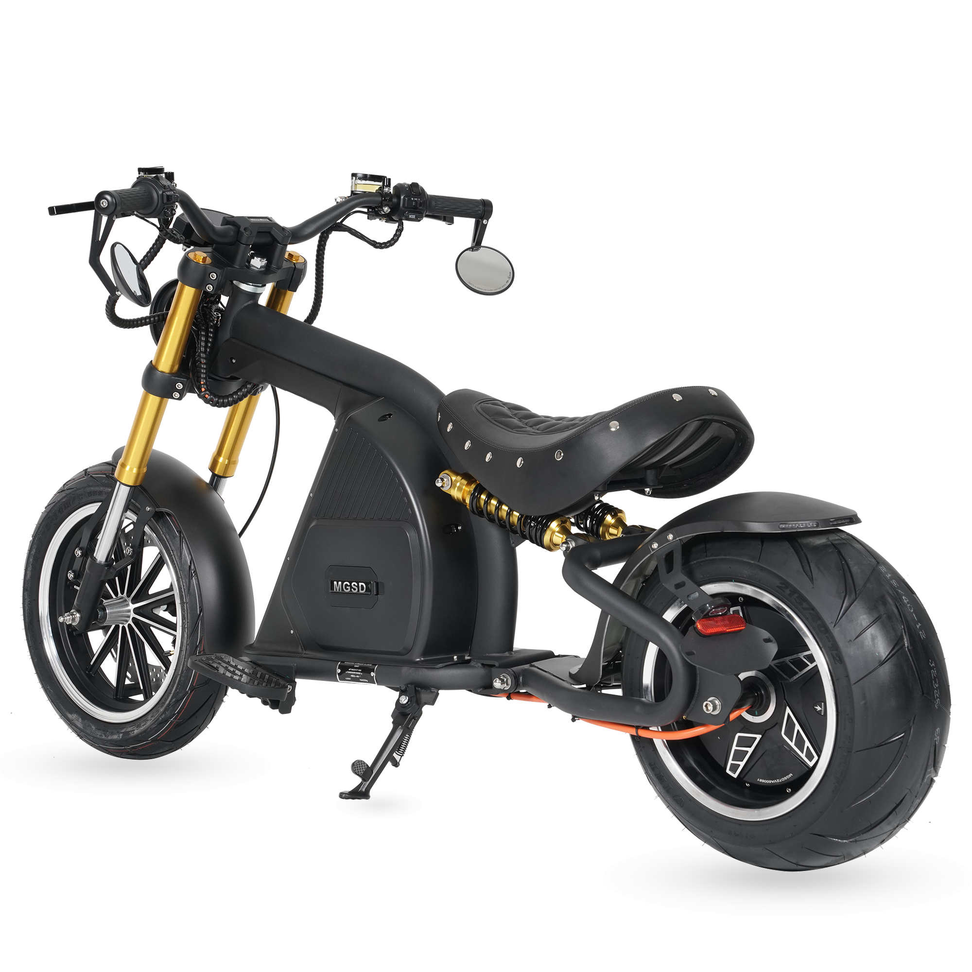 Star-Biker Bobber M8S Custom 85 km/h in Shadow Black, schräg von hinten mit Hinterreifen rechts im Bild