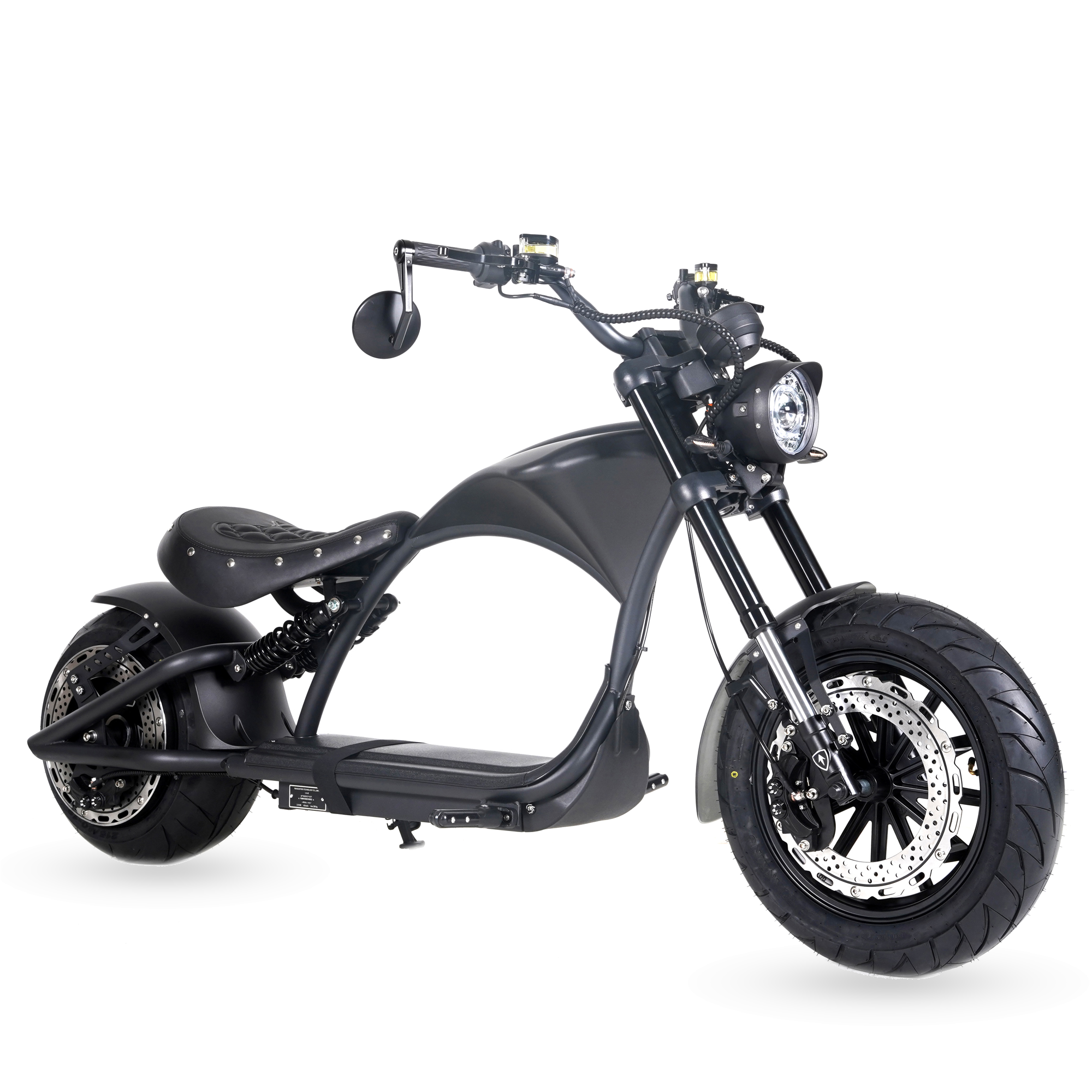 Star-Biker Chopper M1P Custom in Shadow Black, schräg von vorn mit Vorderrad rechts im Bild